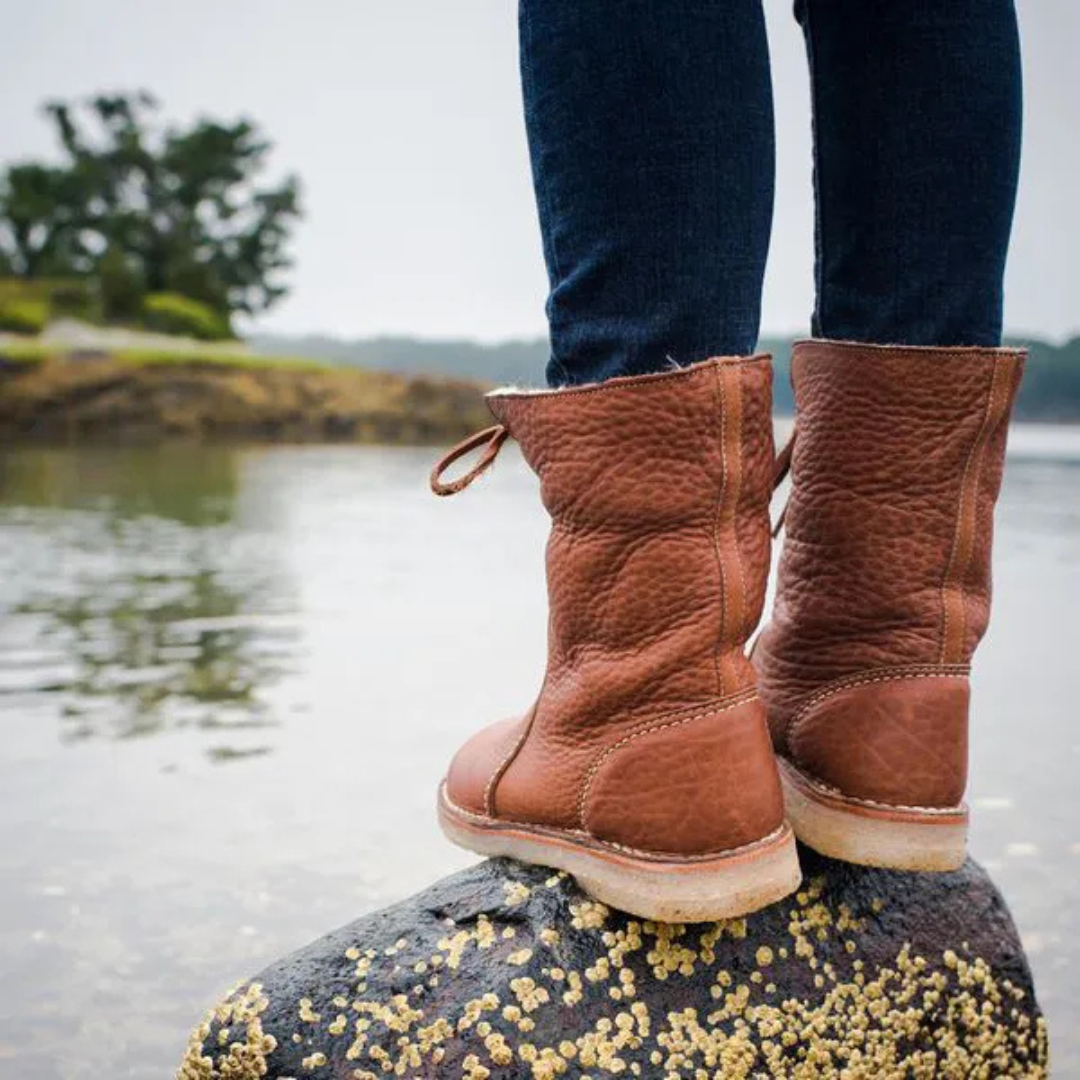 Botins de Couro para Mulher com Forro Interior de Lã e Pormenor de Laço